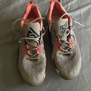 Nike Mens Giannis Basketball Shoes